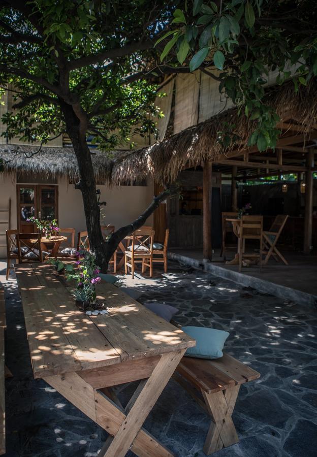 Flowers & Fire Yoga Garden Νησιά Γκίλι Εξωτερικό φωτογραφία